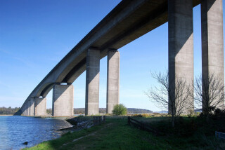 The Orwell bridge bearings will probably be replaced within the next five years. Unlike the expansion joints, bearings can be accessed from below the deck, minimising traffic disruption