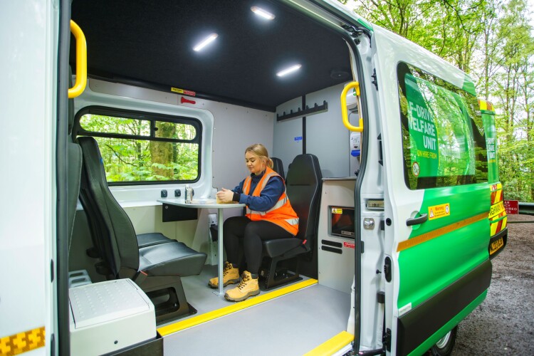 Nixon quits welfare van market as Sunbelt doubles up