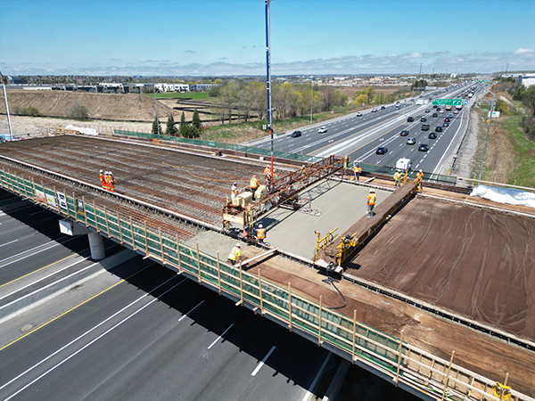 4M Highway 404 Midblock Crossing takes a leap over a busy expressway