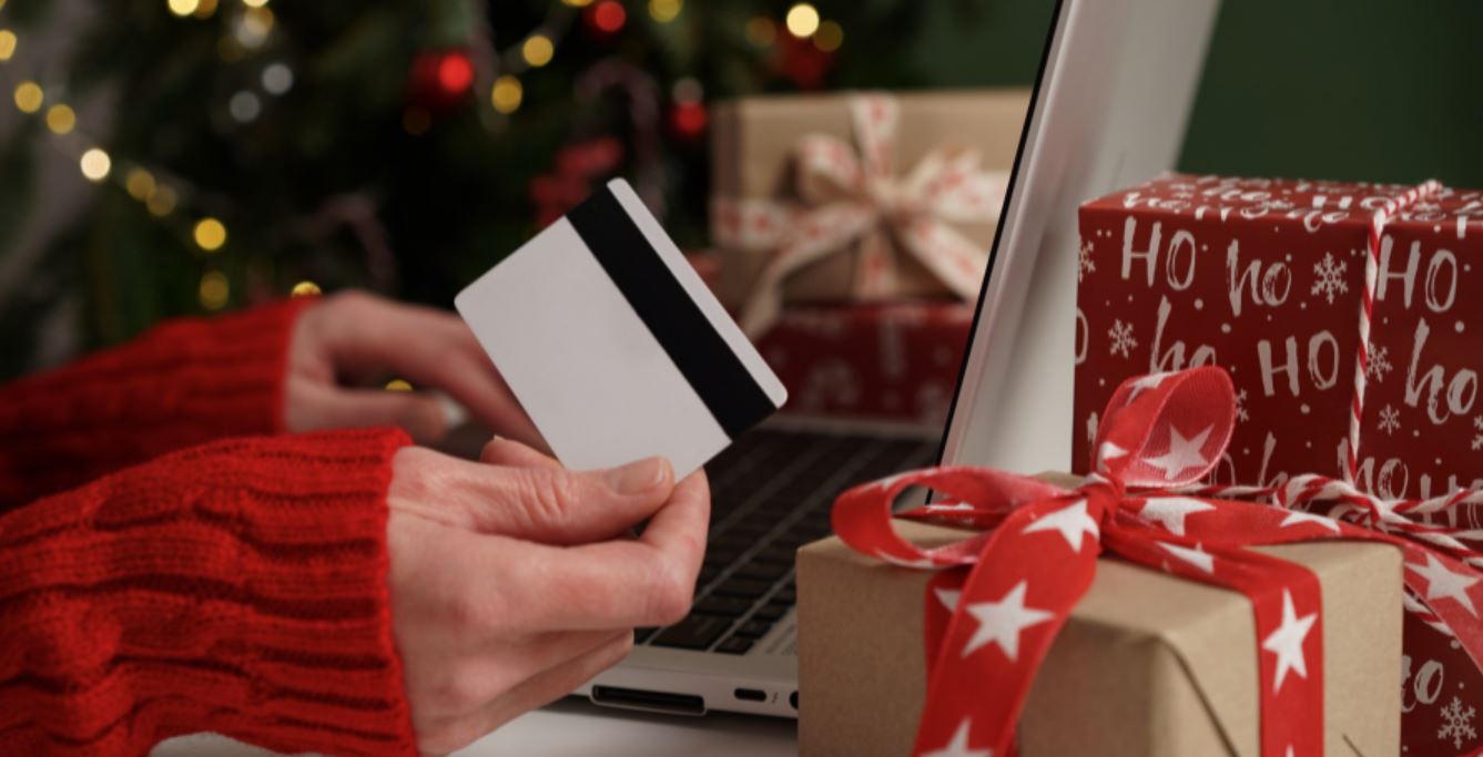 Will holiday shoppers be watching their wallets? Not more than usual, new report says