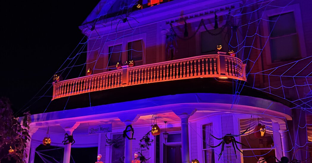 Halloween Home Décor Tips for Haunting Your Neighborhood