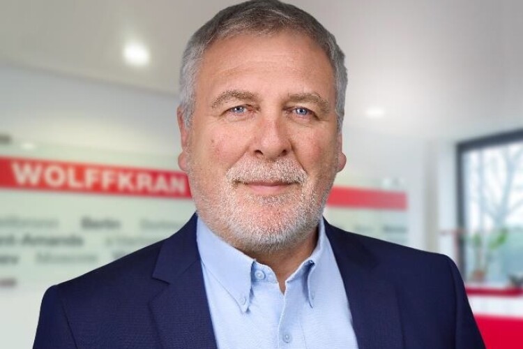 Holder returns to Wolff UK