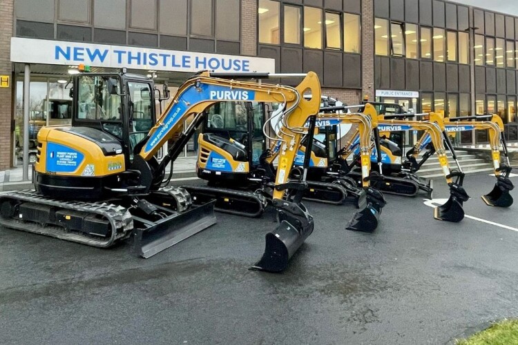 Purvis goes big on Chinese diggers