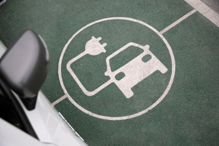 Government backs EV fleets