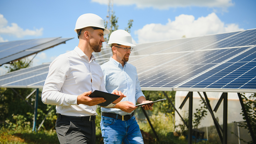 Renewable energy advocates make gains in fight over future of big Arizona power utility