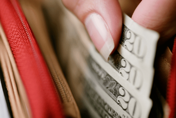April retail gains defy consumer caution, per CNBC/NRF Retail Monitor