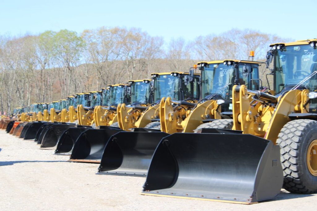 Big Crowd Descends On New Auction Facility in Uncasville