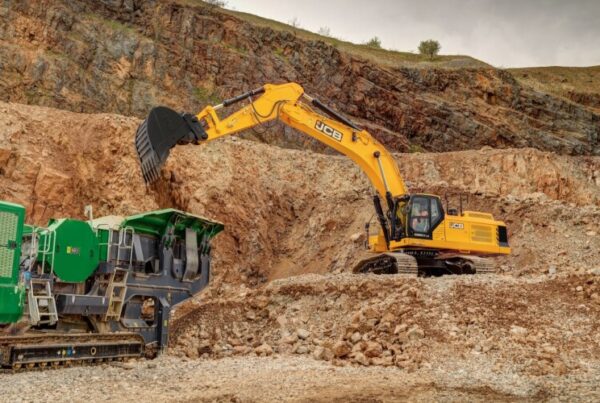 JCB to show biggest crawler excavator