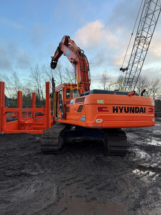 AGD has recently installed its first slide rail system from E+S. The company plans to offer slide rail systems on an operated hire basis for the first time in the UK AGD has recently installed its first slide rail system from E+S. The company plans to offer slide rail systems on an operated hire basis for the first time in the UK