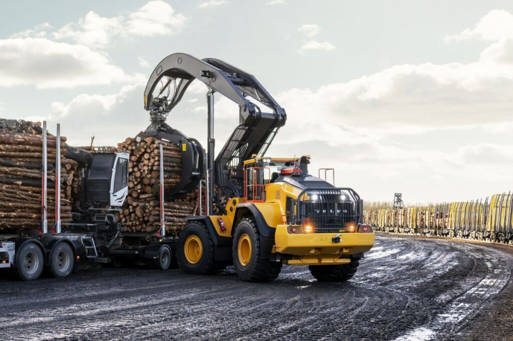 Operator Habits That Impact Wheel Loader ROI Operator Habits That Impact Wheel Loader ROI