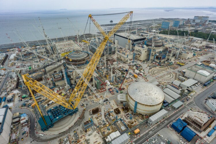 Second reactor lifted at Hinkley Point