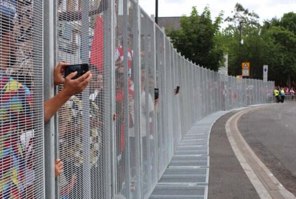 Sunbelt protects celebrating Arsenal fans Sunbelt protects celebrating Arsenal fans