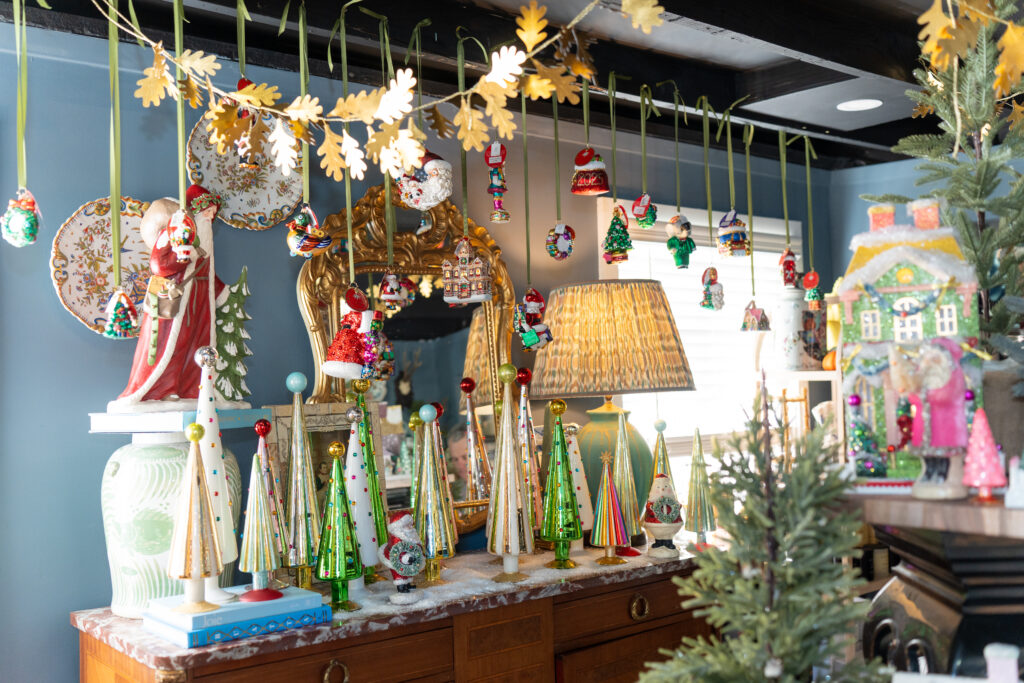Houston retailer tracks holiday décor trends Houston retailer tracks holiday décor trends