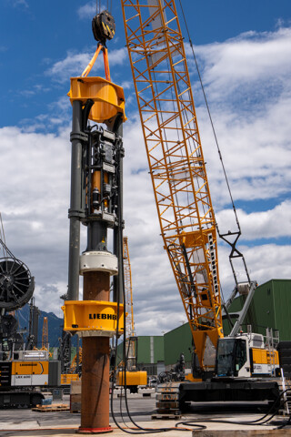 The H 10 can now be suspended from a rope leader The H 10 can now be suspended from a rope leader