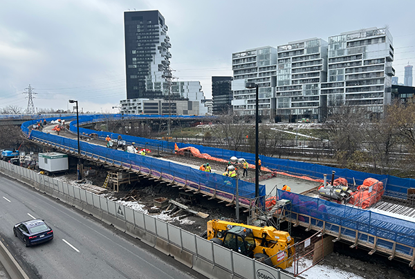 Innovation, careful co-ordination drives .7M rehabilitation of four Toronto bridges Innovation, careful co-ordination drives .7M rehabilitation of four Toronto bridges