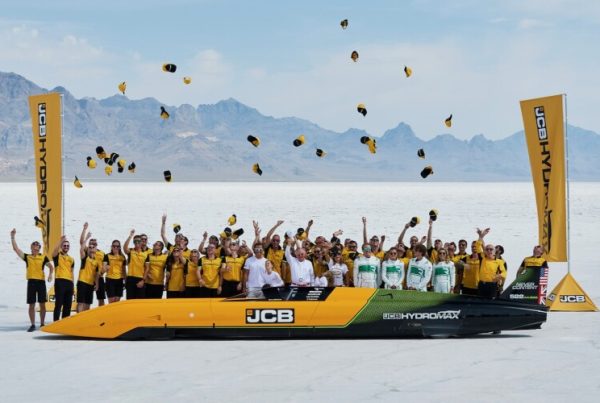 JCB Hydromax beats FIA world record JCB Hydromax beats FIA world record