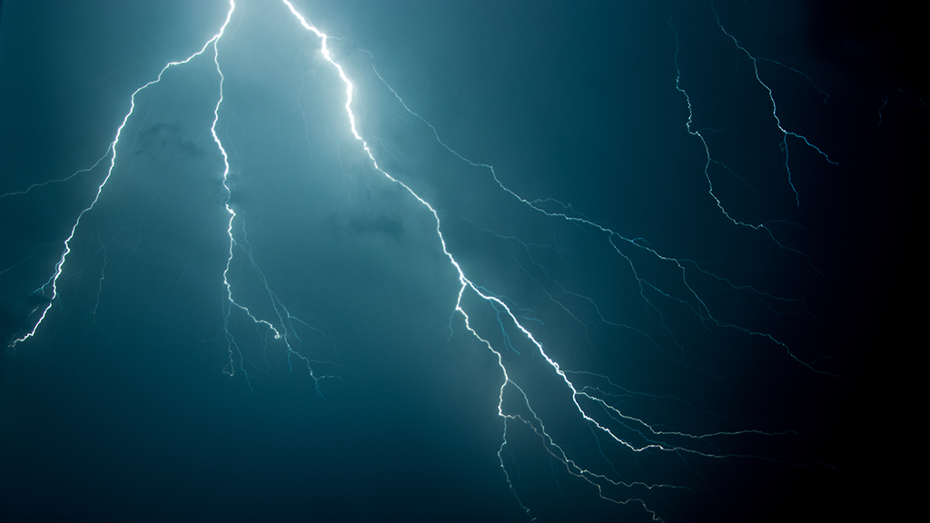 Damaging storms blast southern Ontario causing flooding, power outages in Toronto Damaging storms blast southern Ontario causing flooding, power outages in Toronto