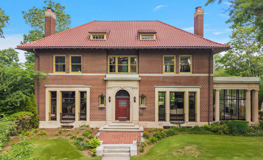 Which .3 Million Home Would You Choose? Which .3 Million Home Would You Choose?